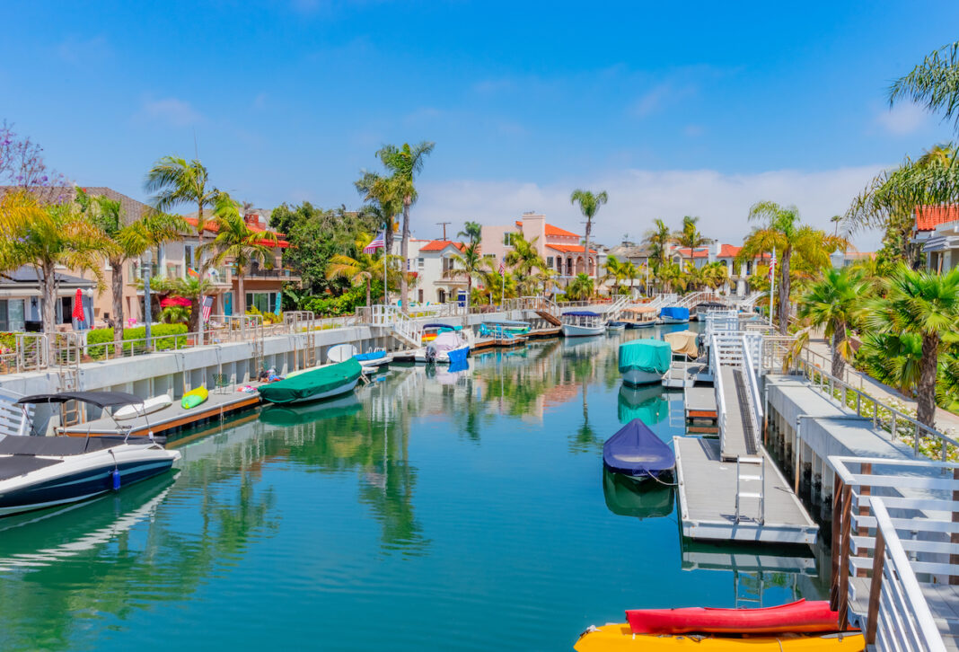 Naples beach houses on canal in Long Beach, California (P)