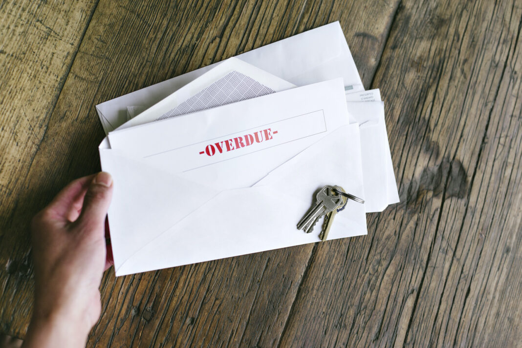 picture of an overdue bill